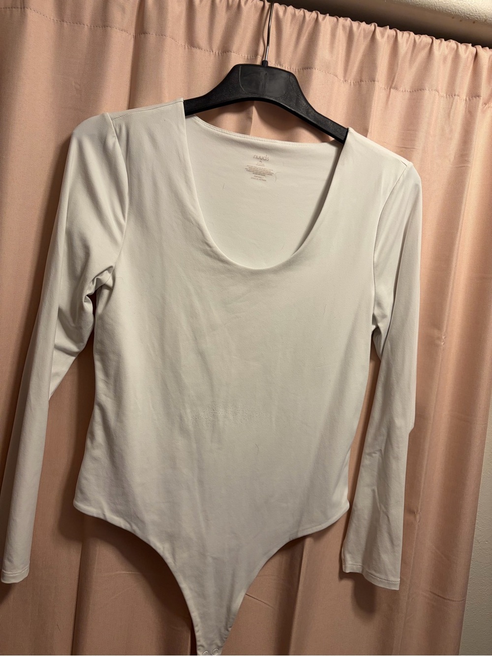 nuuds White Long Sleeve Scoop Neck Bodysuit
